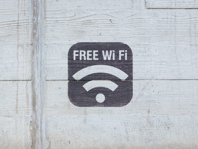 フリーの野良Wi-Fiは危険？少しでも安全にWi-Fiを使うための方法
