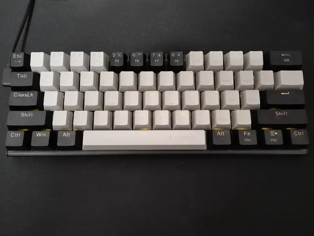 e元素メカニカルキーボード 明るさ最低